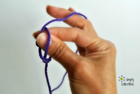 How to make a slip knot | SimplyCollectibleCrochet.com