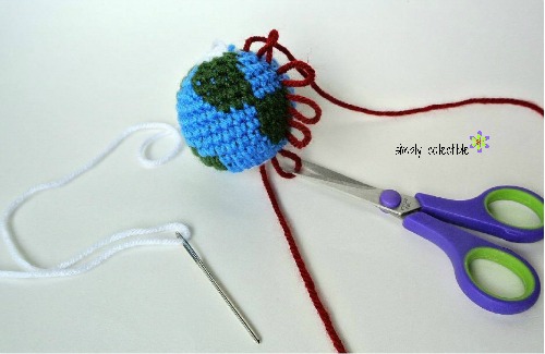Give him the world - Earth Amigurumi Free #crochet pattern from Simply Collectible - Tutorial 4