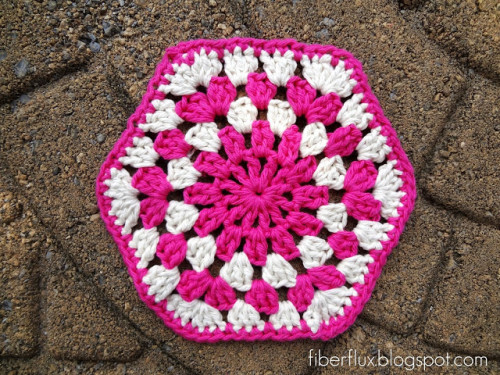 Over 20 Pretty and Free Washcloth Crochet Patterns compiled by Simply Collectible @SCCelinaLane
