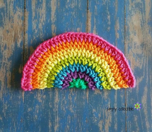 Rainbow Daze Free Dishcloth #crochet pattern by Simply Collectible