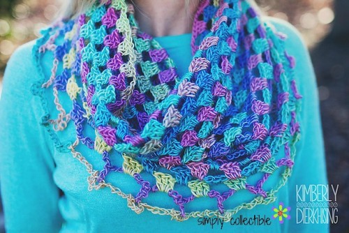 Lily's Sweetheart Cowl - Free Crochet Pattern by Celina Lane, SimplyCollectibleCrochet.com