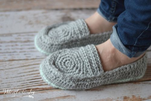 15 Free & Fabulous Crochet Sock Patterns | SimplyCollectibleCrochet.com