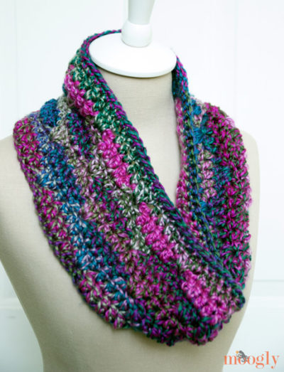 Gorgeous, Free One Skein crochet Cowl Patterns • Simply Collectible Crochet