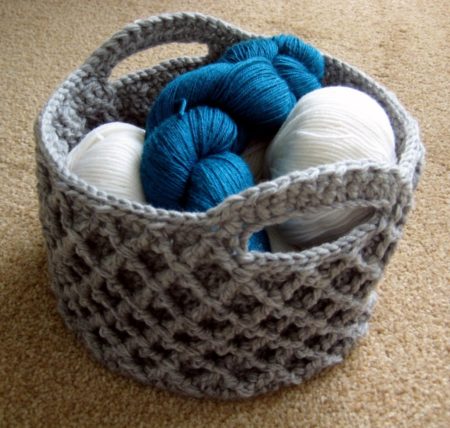 15 Amazing Free Basket crochet patterns on SimplyCollectibleCrochet.com