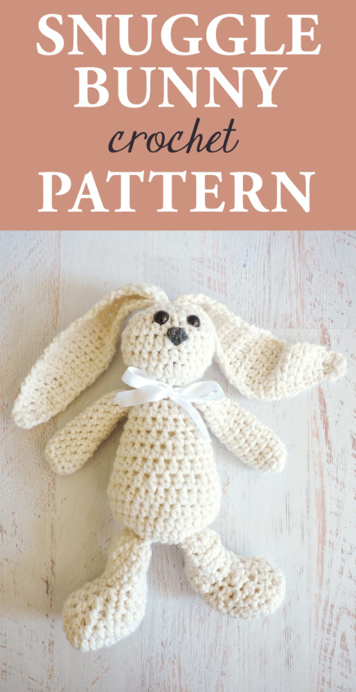 Snuggle Bunny Crochet Pattern - Make this adorable fluffy bun for any time of the year for maximum levels of cuteness. Make something for your own that will be a memorable keepsake for the years to come. #crochetpattern #amigurumi #crochetbunny
