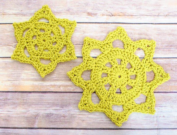 Chunky Crochet Doily - Crochet doily patterns are unique and a great investment of time. They take skill and attention to detail and are perfect for relaxing. #crochetpatterns #crochetdoilypatterns #freecrochetpatterns #crochetaddict