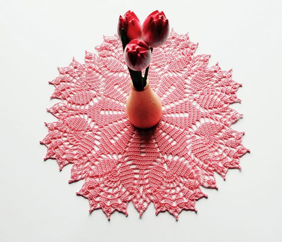 Crochet Tulip Doily - Crochet doily patterns are unique and a great investment of time. They take skill and attention to detail and are perfect for relaxing. #crochetpatterns #crochetdoilypatterns #freecrochetpatterns #crochetaddict