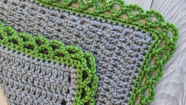 Two easy lace crochet border patterns