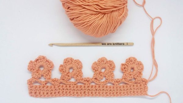 Flower crochet border pattern
