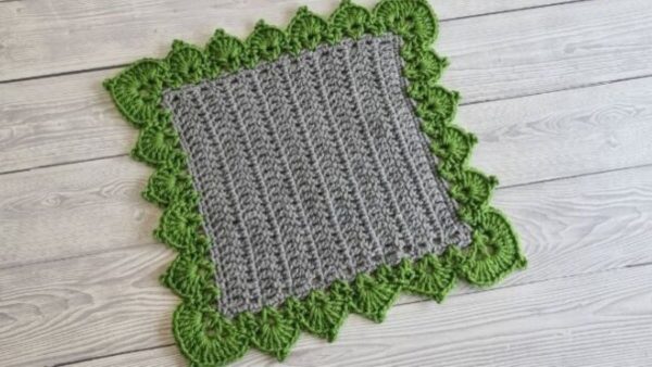 Crochet leaf stitch border pattern