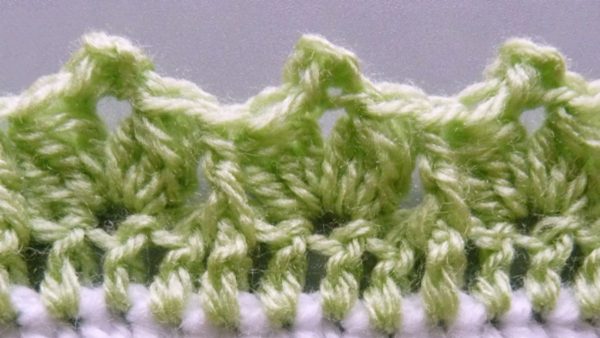 Crochet peaked group border pattern