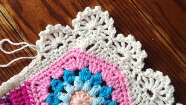 Treble crochet stitch scallop lace edging