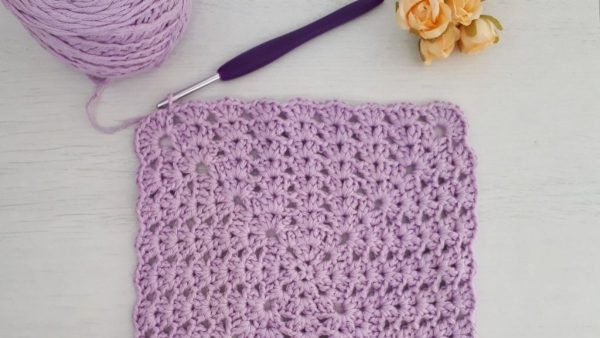 Iris Stitch in a Square Crochet