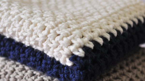 white, blue and grey moss stitch crochet blanket
