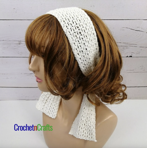 Crochet Headband on a mannequin head