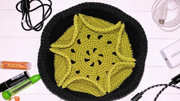 Six Pockets Crochet Basket
