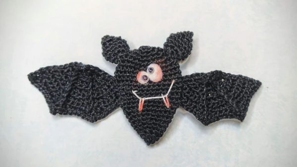 Bat Brooch Amigurumi